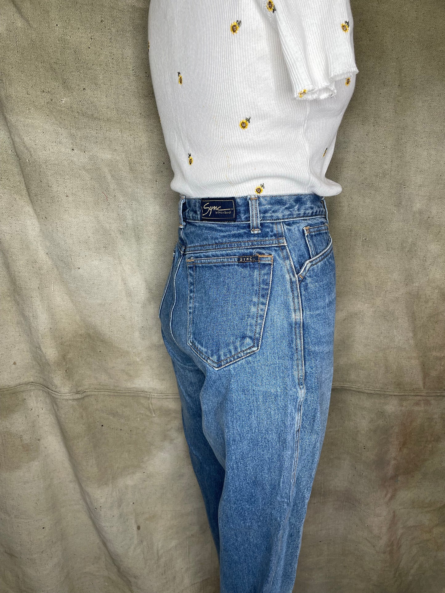 Vintage 90s Light Wash Denim Sync Union Bay High Waisted Mom Jeans