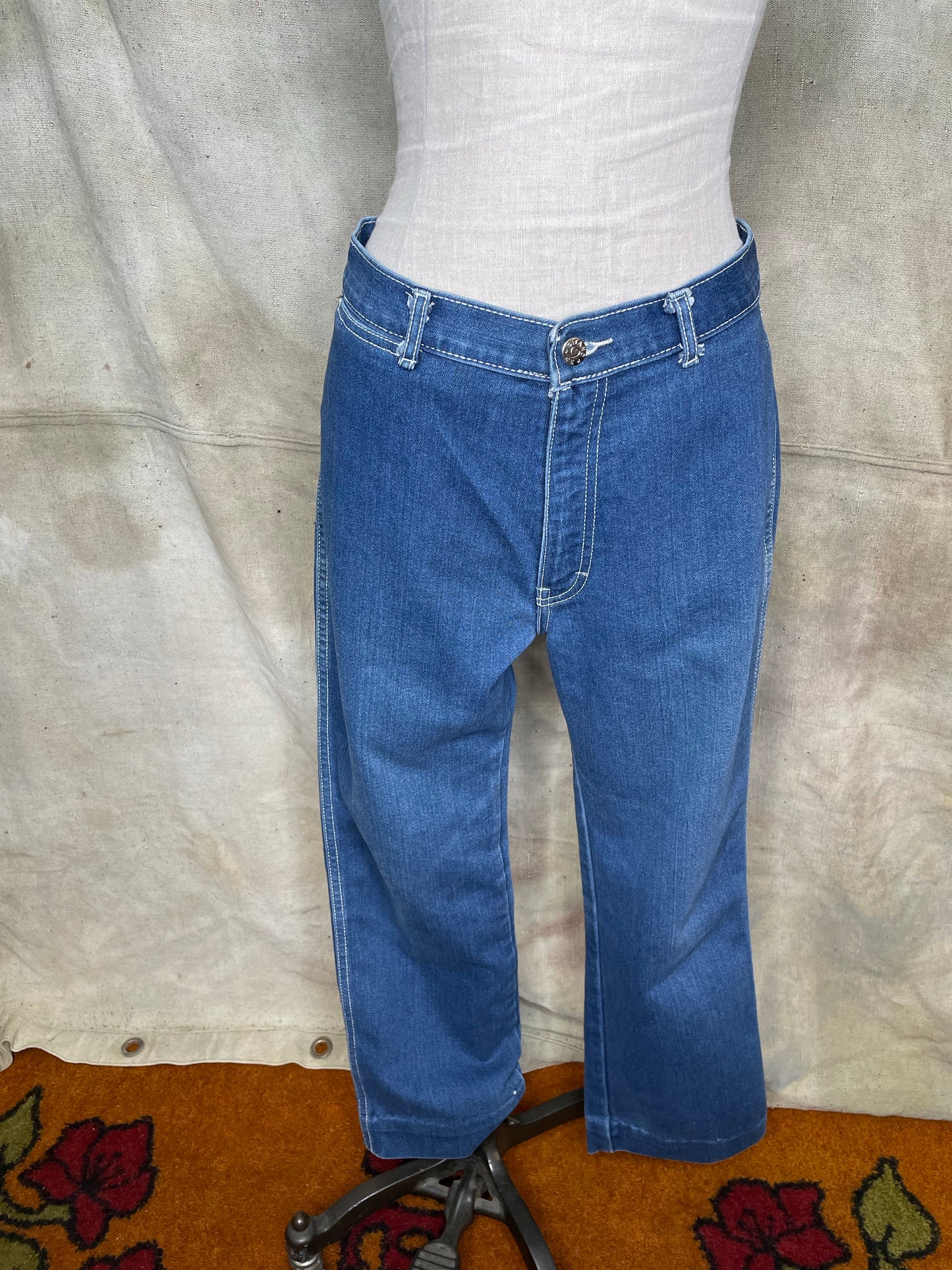 Vintage Dark Wash Denim Embroidered High Waisted Gitano Mom Jeans W30”