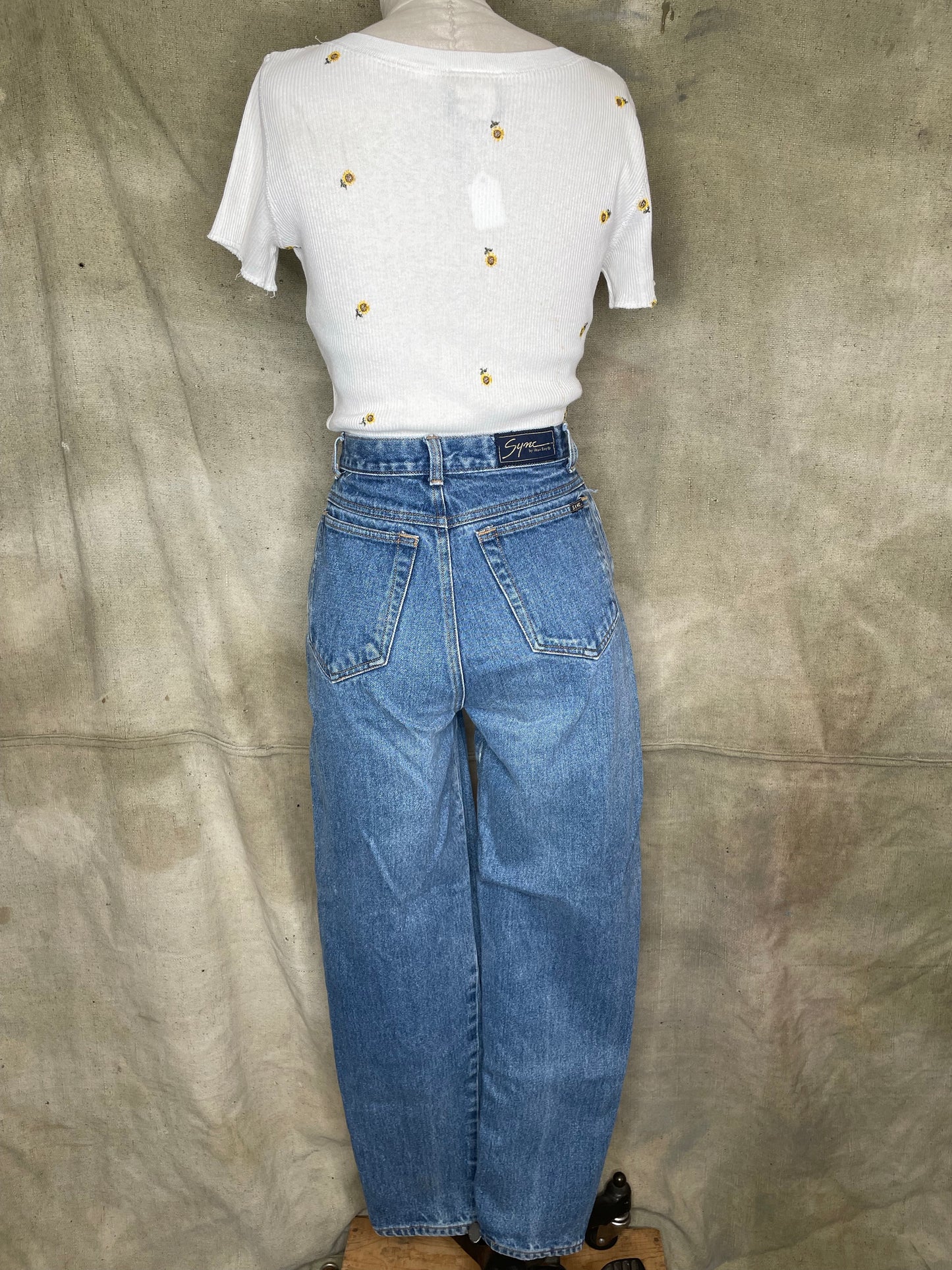 Vintage 90s Light Wash Denim Sync Union Bay High Waisted Mom Jeans