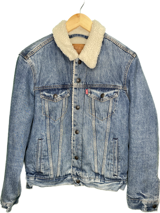 M Levi’s Sherpa Button Up Jacket