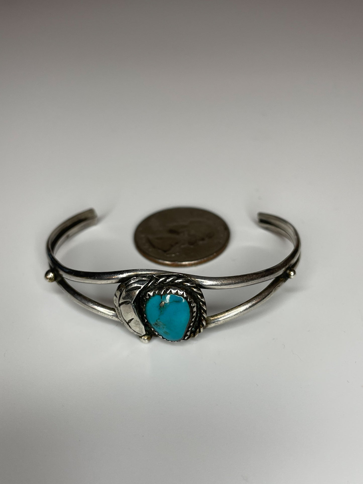 Vintage Sterling Silver Single Turquoise Leaf Cuff