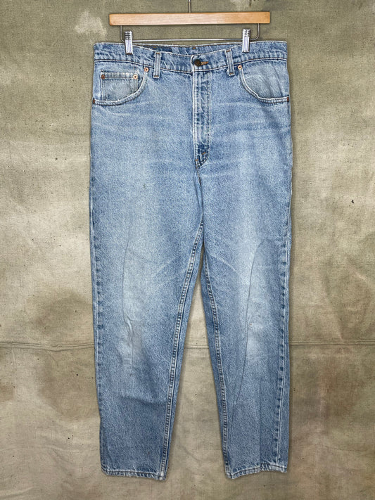 Vintage W36" x 33" 550 Light Wash Denim Levis Jeans