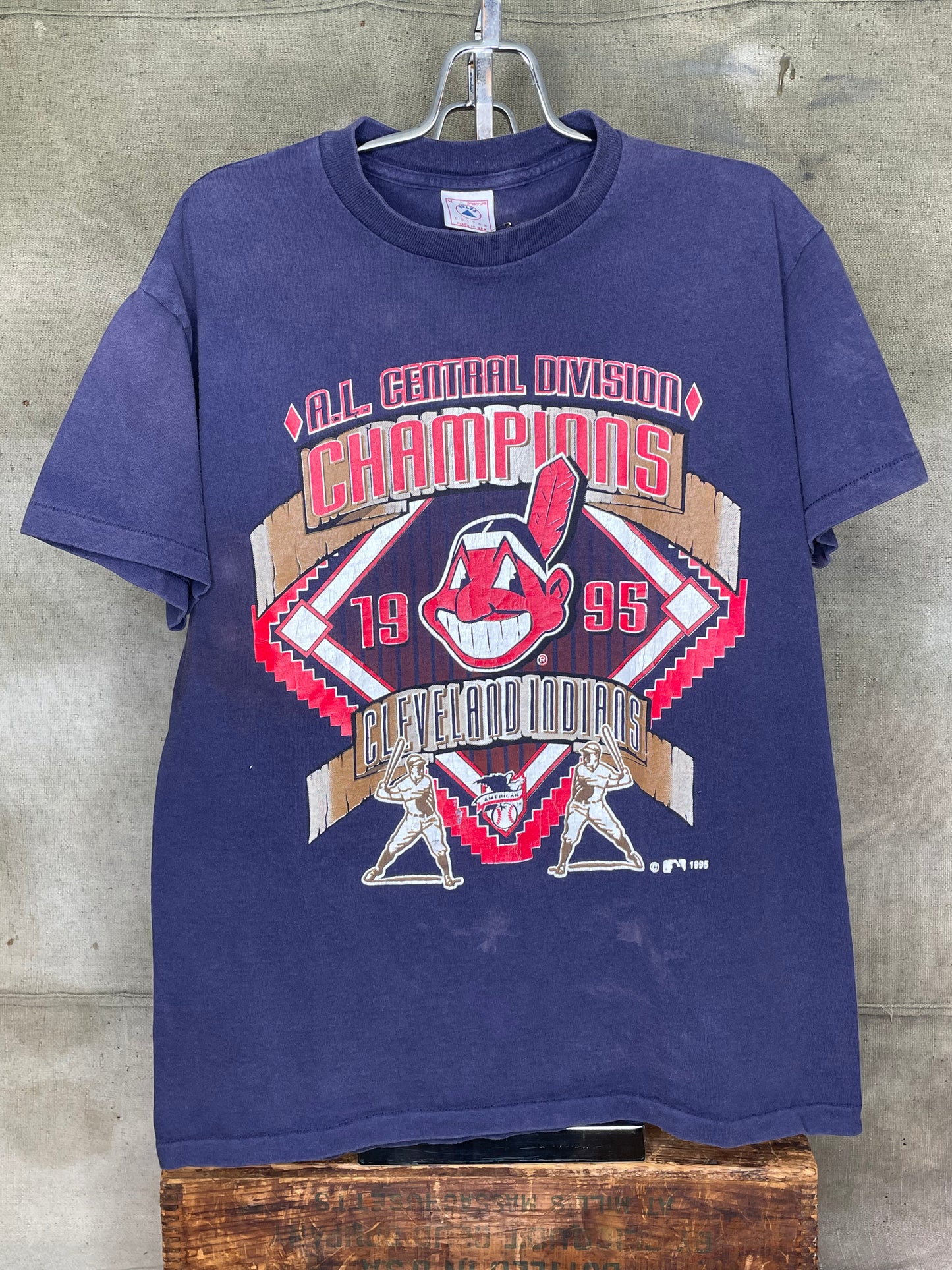 Vintage M Indians AL Central Champs MLB Shirt