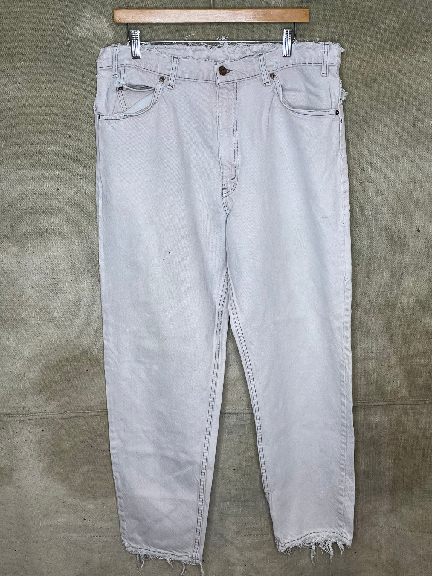 Vintage W36” x 31” 550 Light Wash Denim Levis Jeans