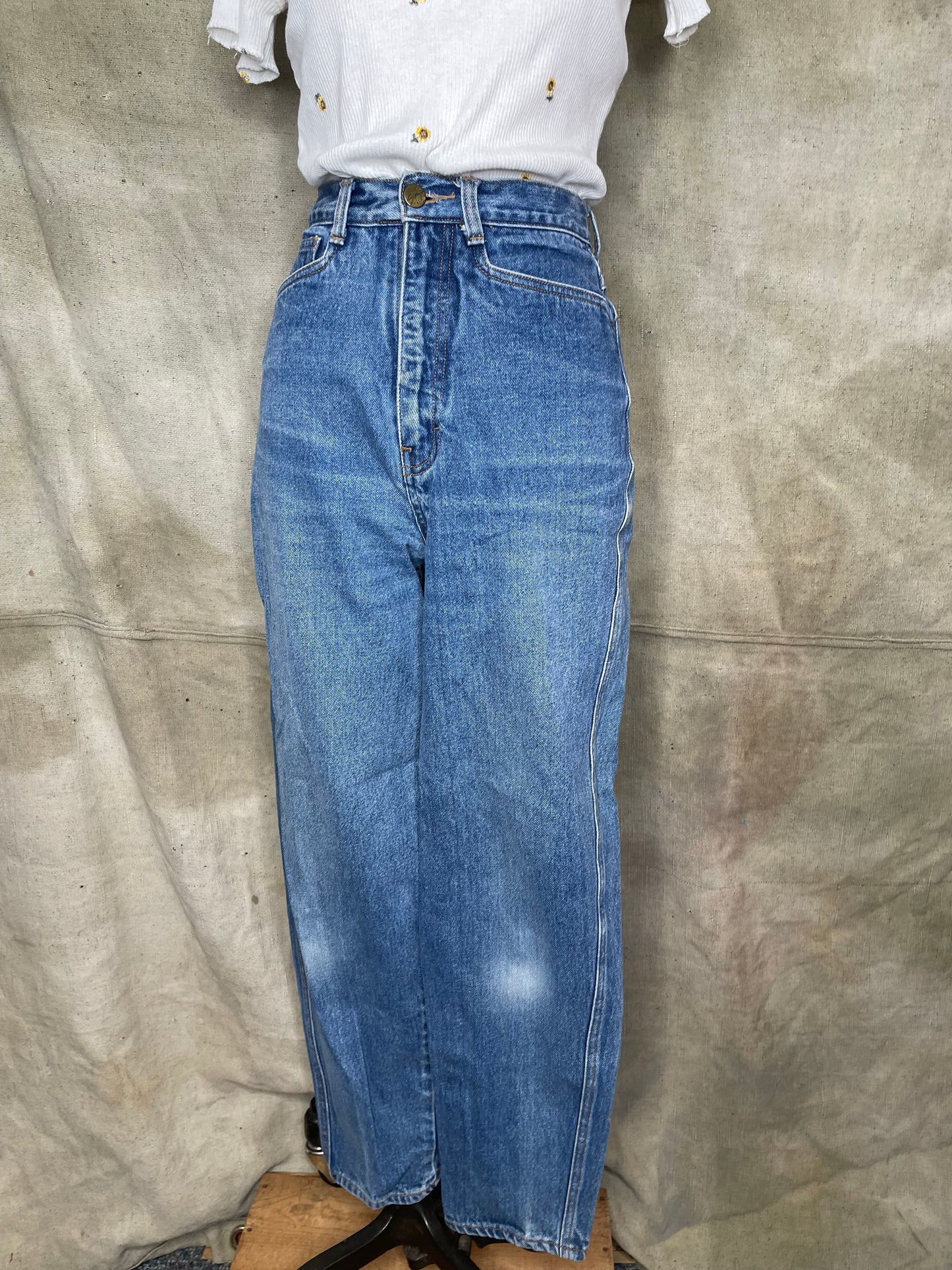 Vintage 90s Light Wash Denim Sync Union Bay High Waisted Mom Jeans