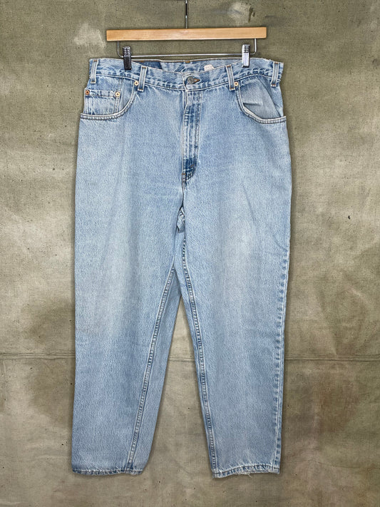 Vintage W35” x 31” 560 Light Wash Denim Levis Jeans
