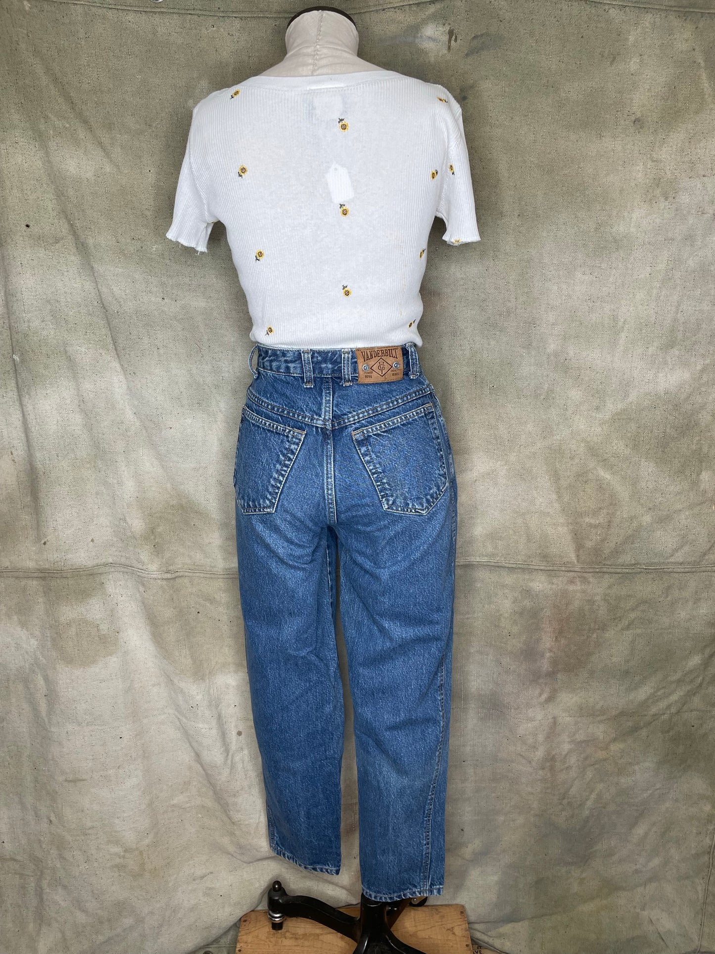 Vintage 90s Blue Wash Denim Gloria Vanderbilt Pleated Mom Jeans