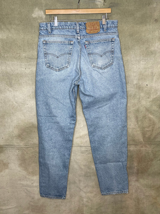 Vintage W36" x 33" 550 Light Wash Denim Levis Jeans