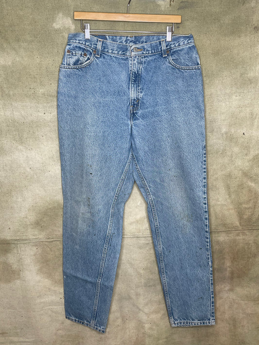 Vintage W34” x 33” 550 Light Wash Denim Levis Jeans