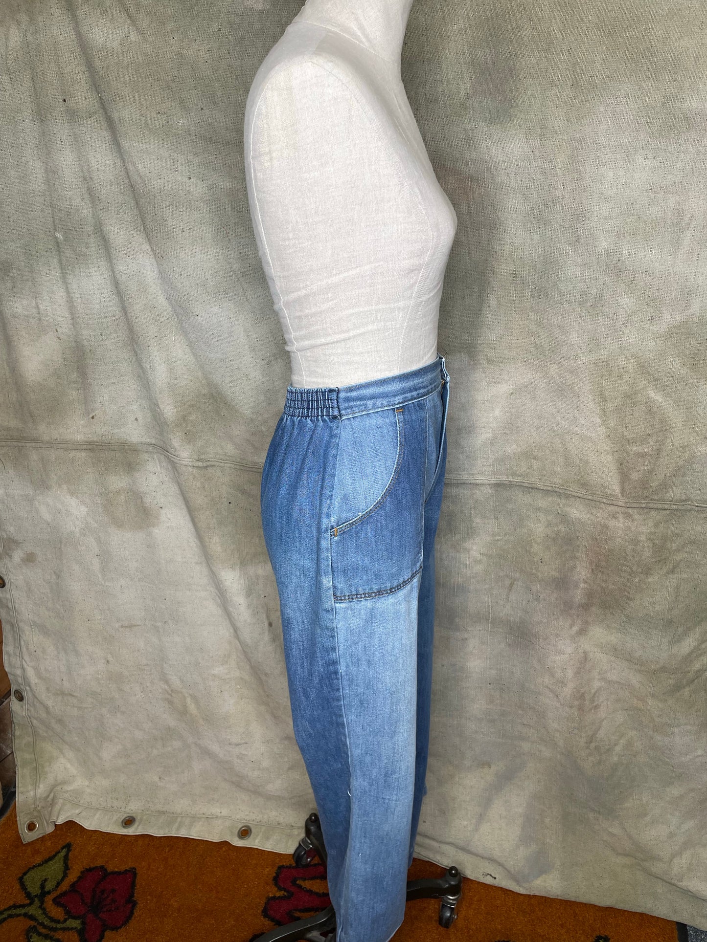 Vintage Denim Great Wash Elastic High Waisted Mom Jeans W28-30”